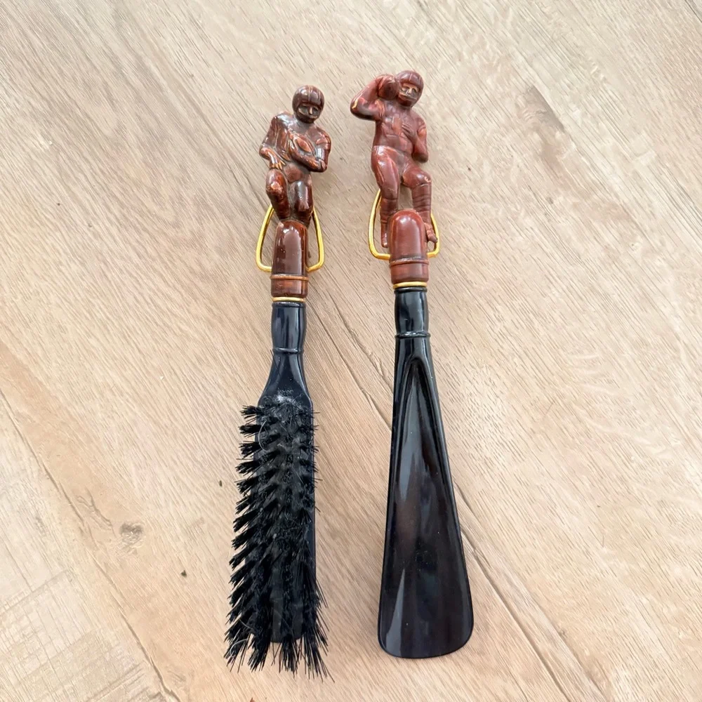 Vintage 1950-60s Cloth Shoe Brush &‎ Shoe Horn Set, Football Player, Quarterback