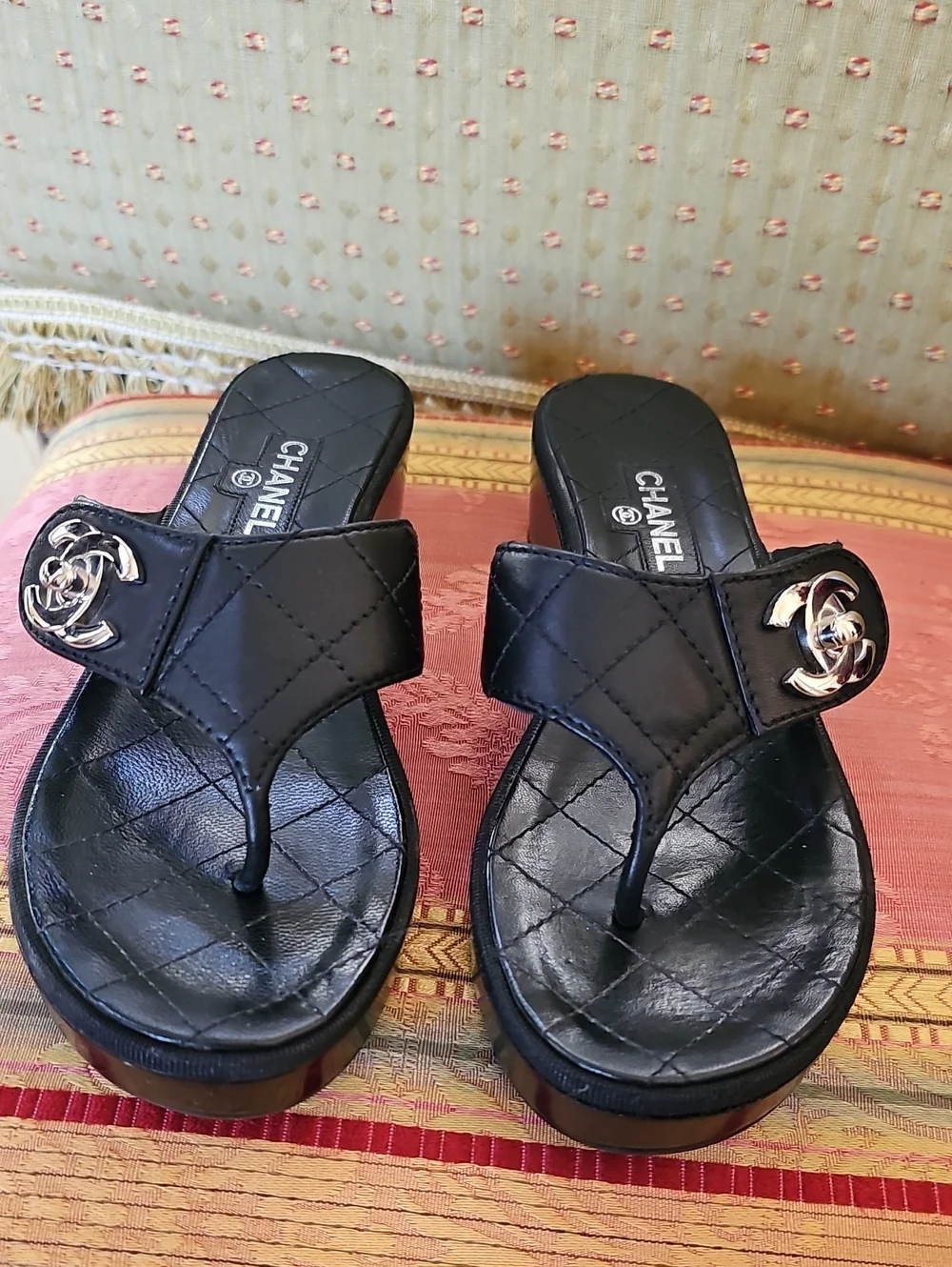 CHANEL Black Patent Thong Sandals with Silver CC Accent 37
