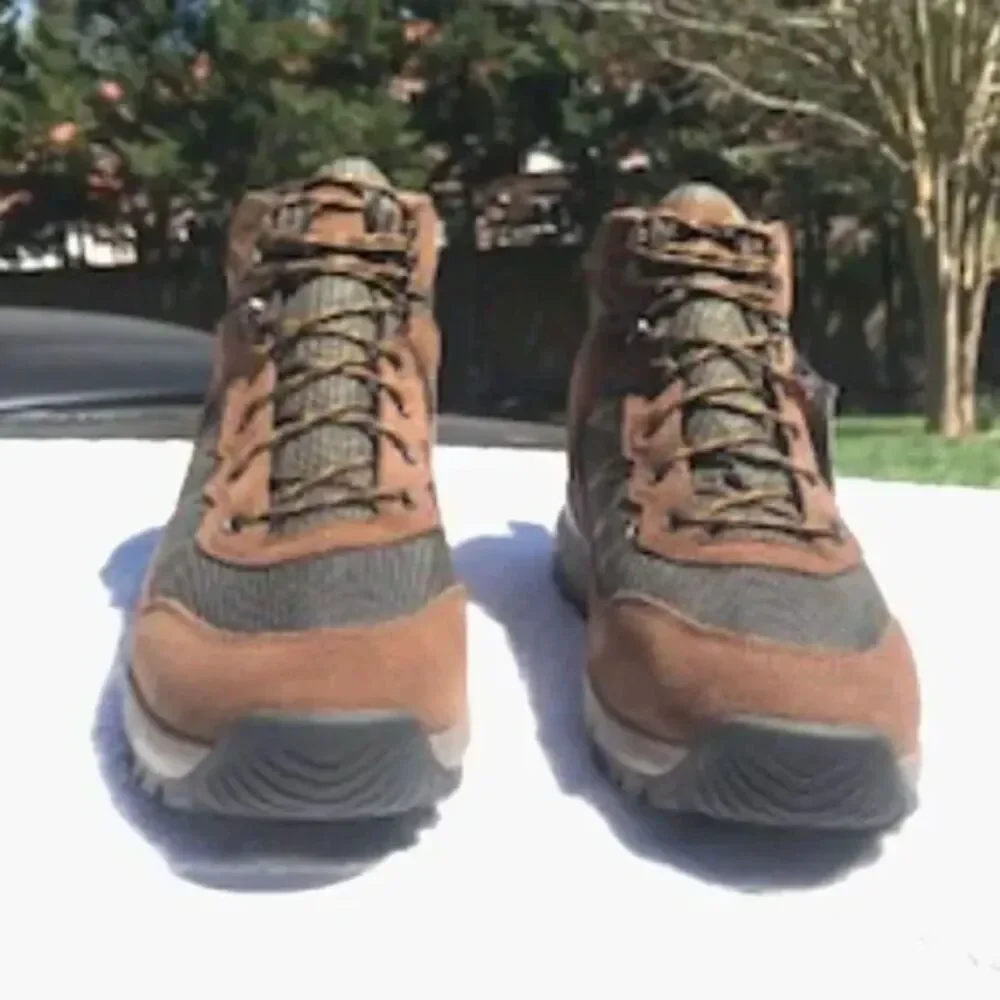 Size 11 1/2  . Waterproof Hiking Boots . Benedict . Ozark Trail . New in Box
