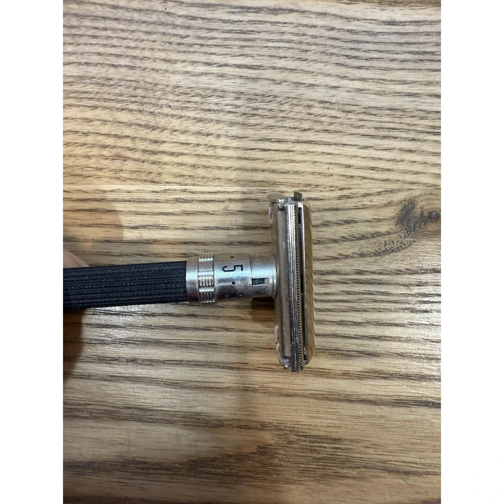 gillette blade retro from