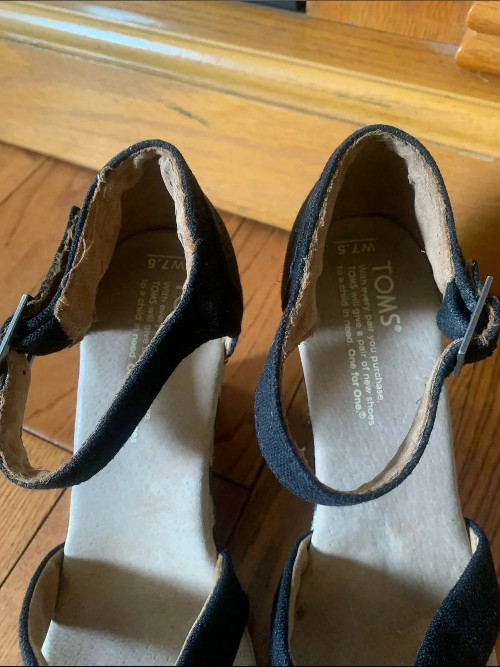 Toms chic wedge