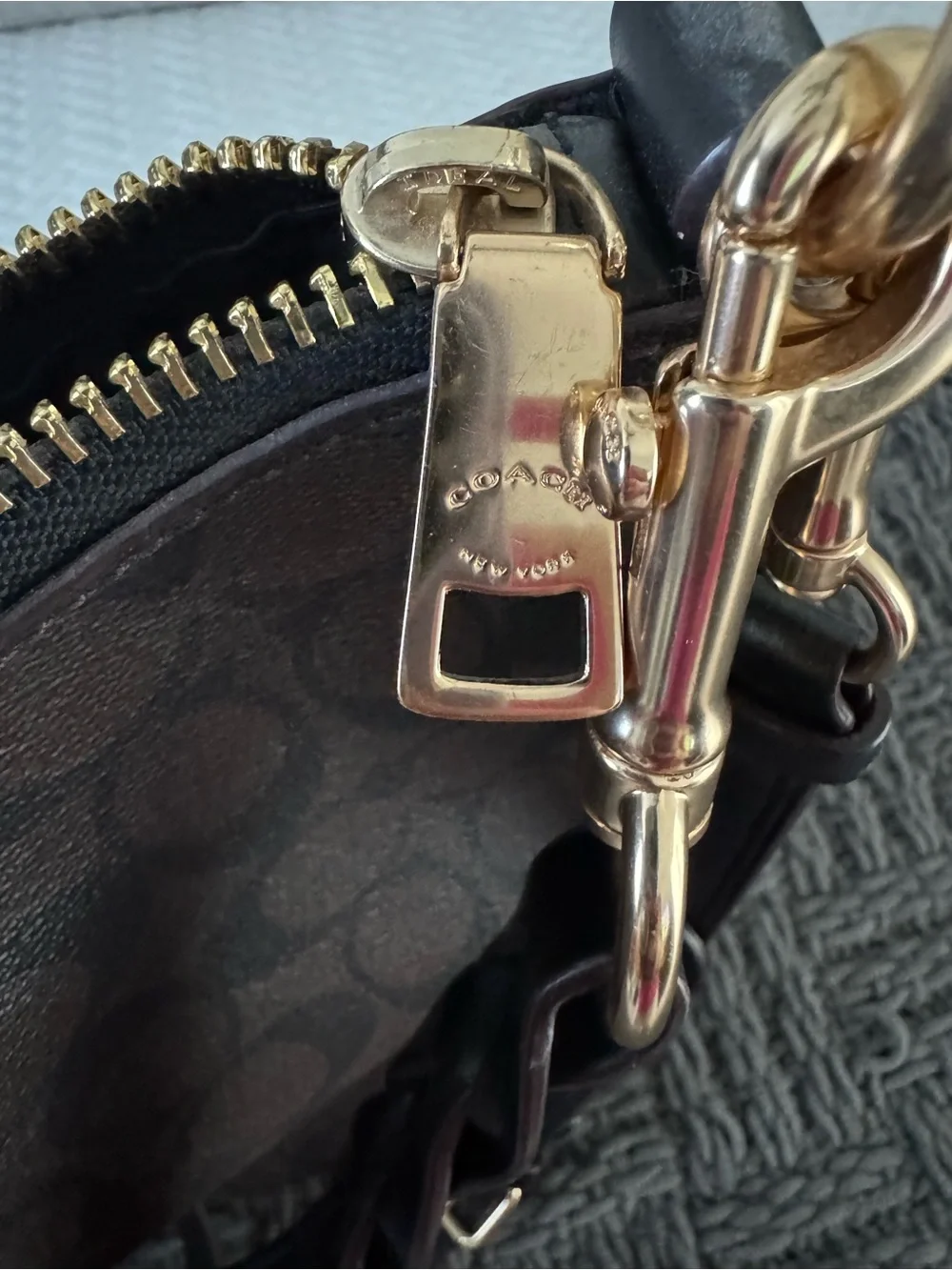 Coach classic shoulder