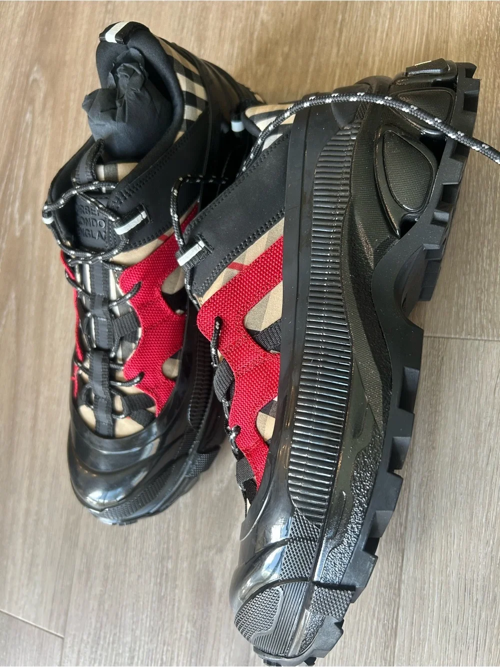 Burberry bold platform