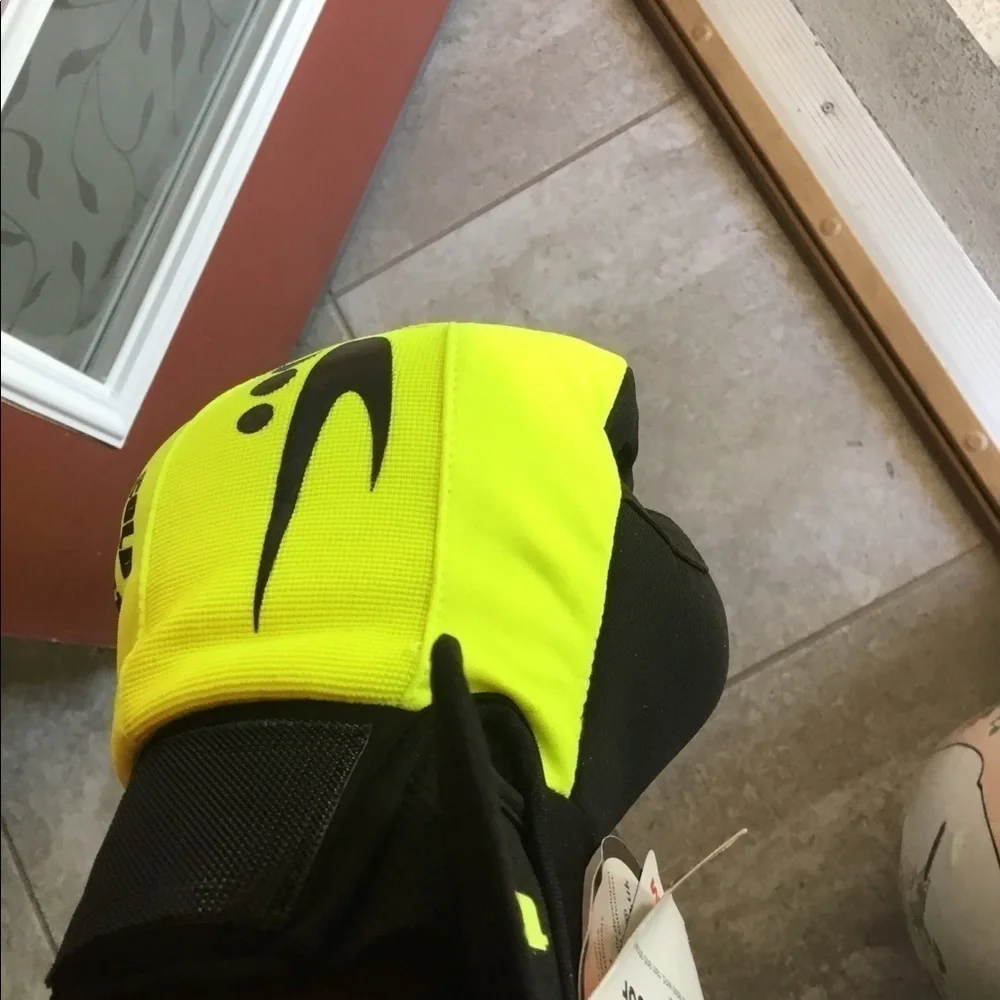 Tenn/Nike design resist