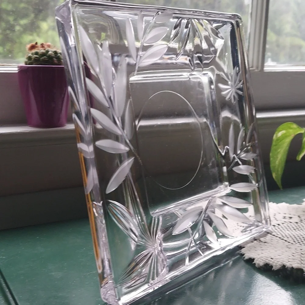 MIKASA ISLAND BREEZE CRYSTAL PICTURE FRAME ETCHED & FROSTED 4x4 SQUARE