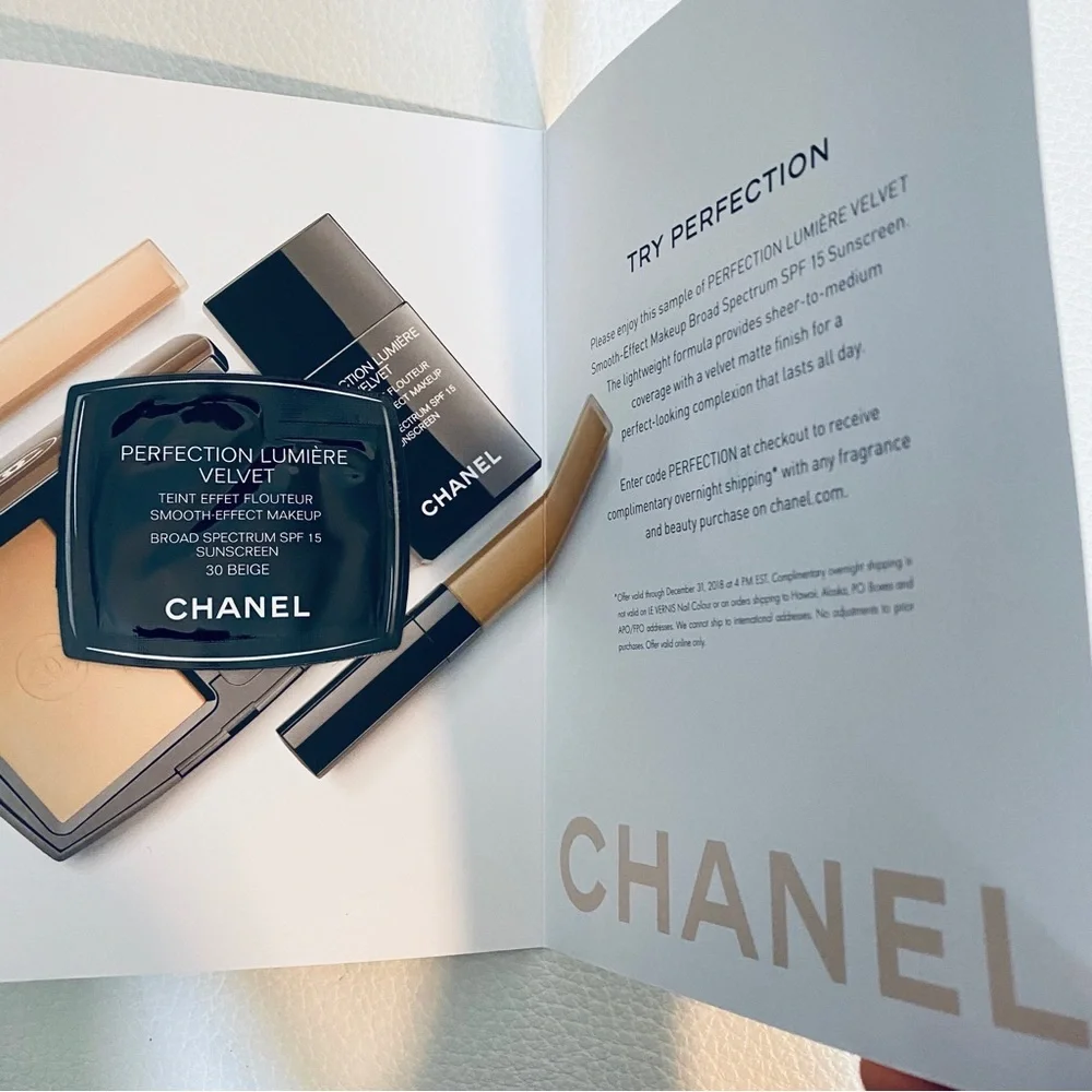Chanel Perfection Lumiere Velvet foundation Sample