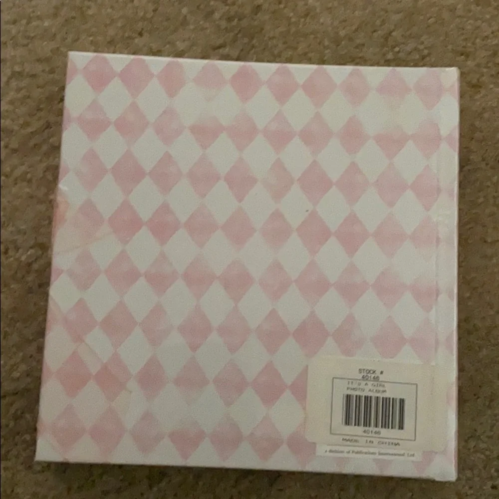 N/A pink white