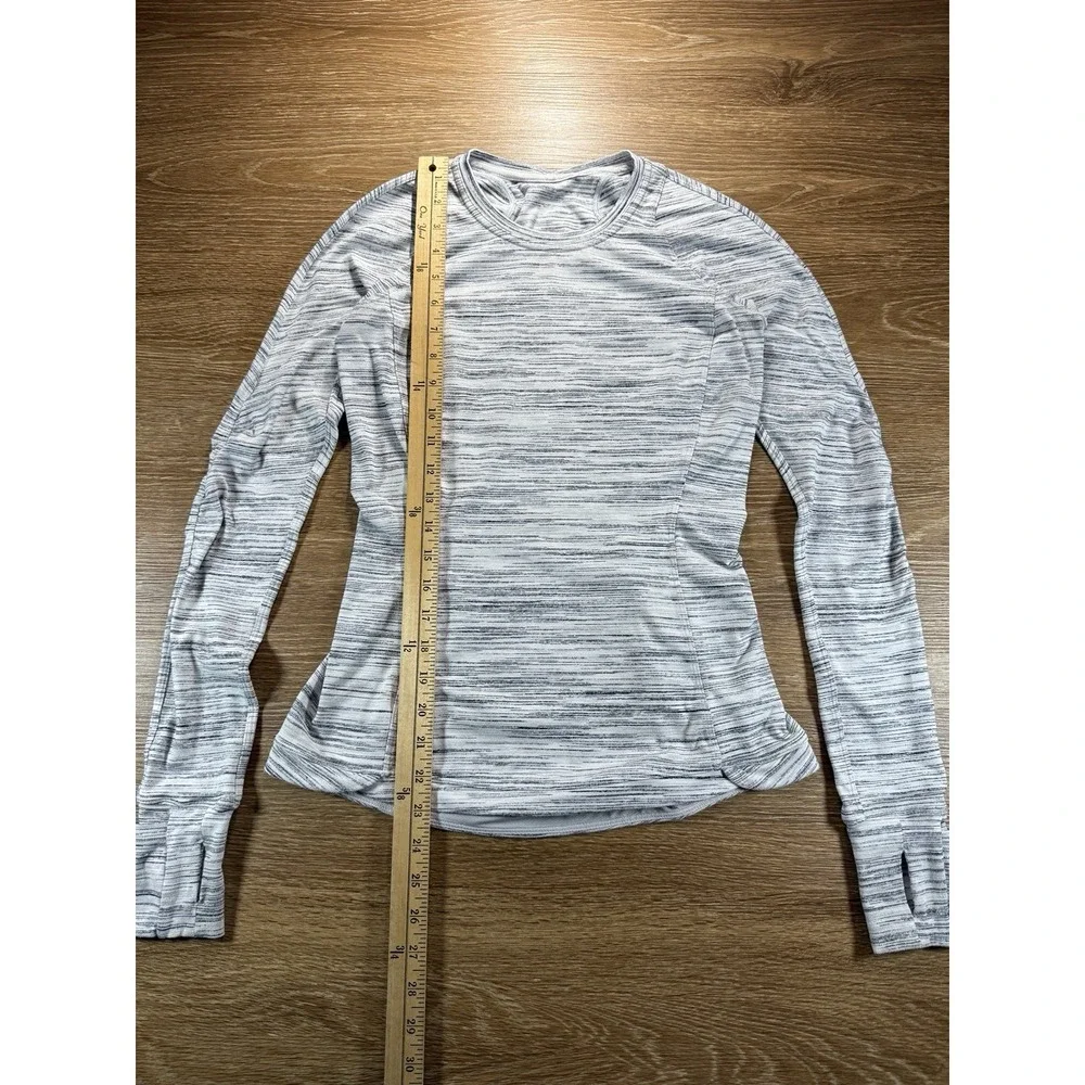 Lululemon Women's Long Sleeve Athletic Top Size 4 Gray Space Dye Thumbholes