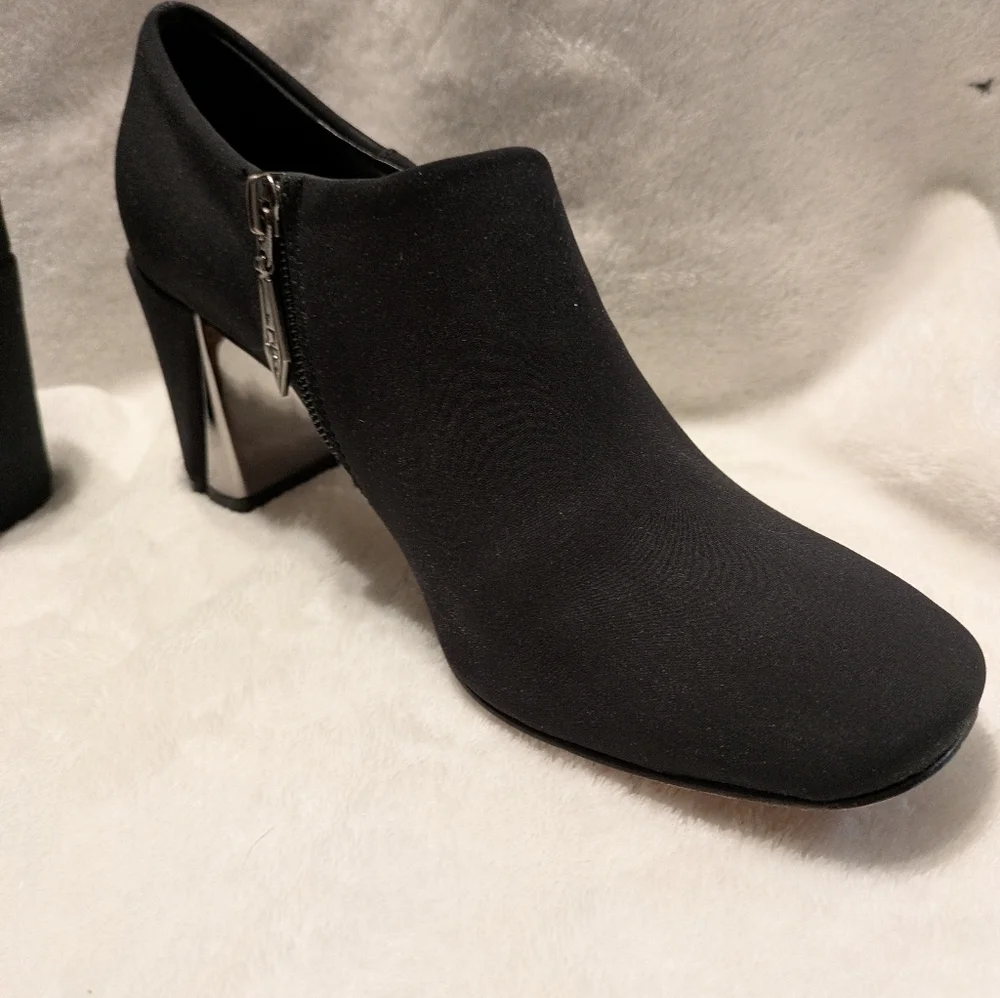 Donald J. Pliner Leather And Nylon Booties 8.5 Black