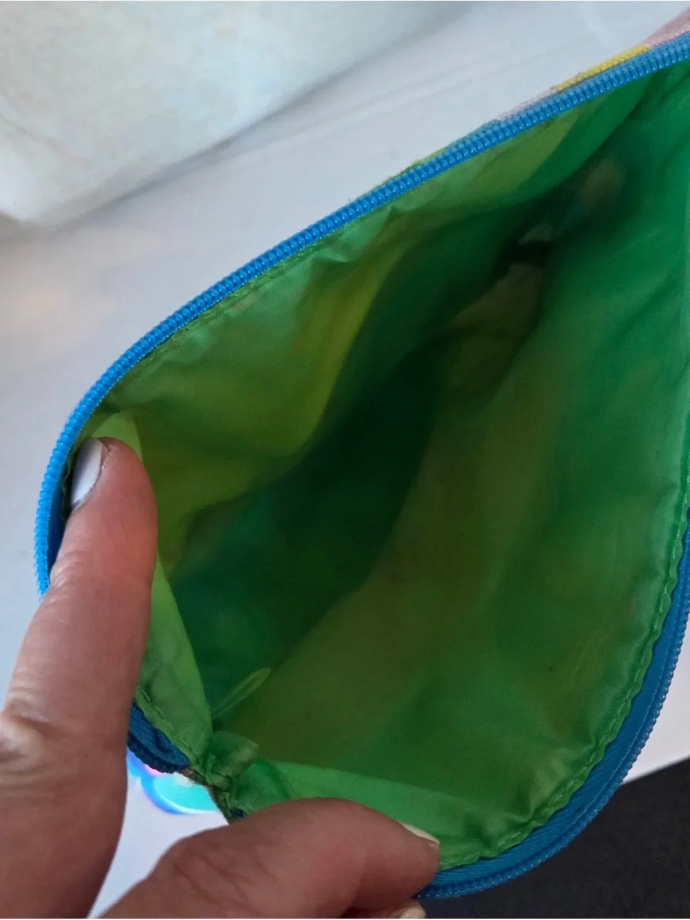CLINIQUE MULTICOLOR POUCH/ZIPPERD COSMETIC  TRAVEL BAG