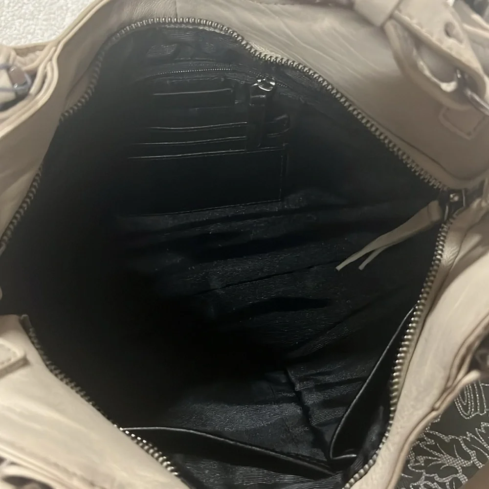 VINCE CAMUTO Leather Kayli Satchel