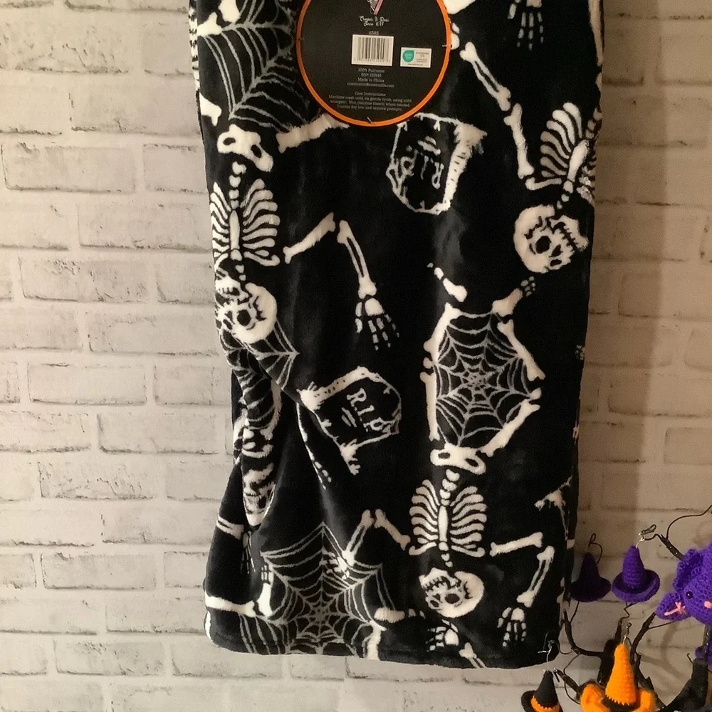 Spooky Girls Club nwt black