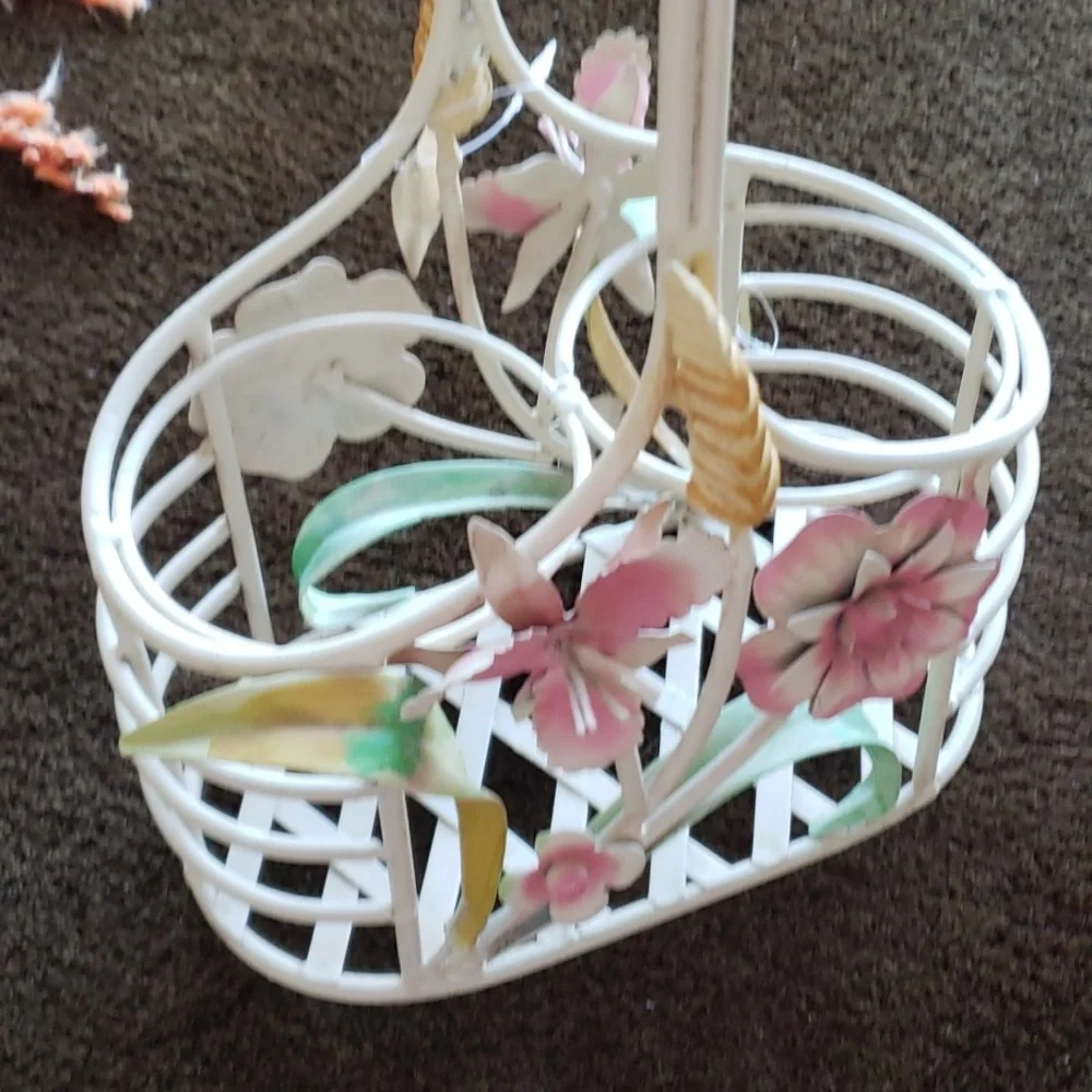 Vintage Metal Wine Basket With Handle Country Style Wine Tote Metal Flowers