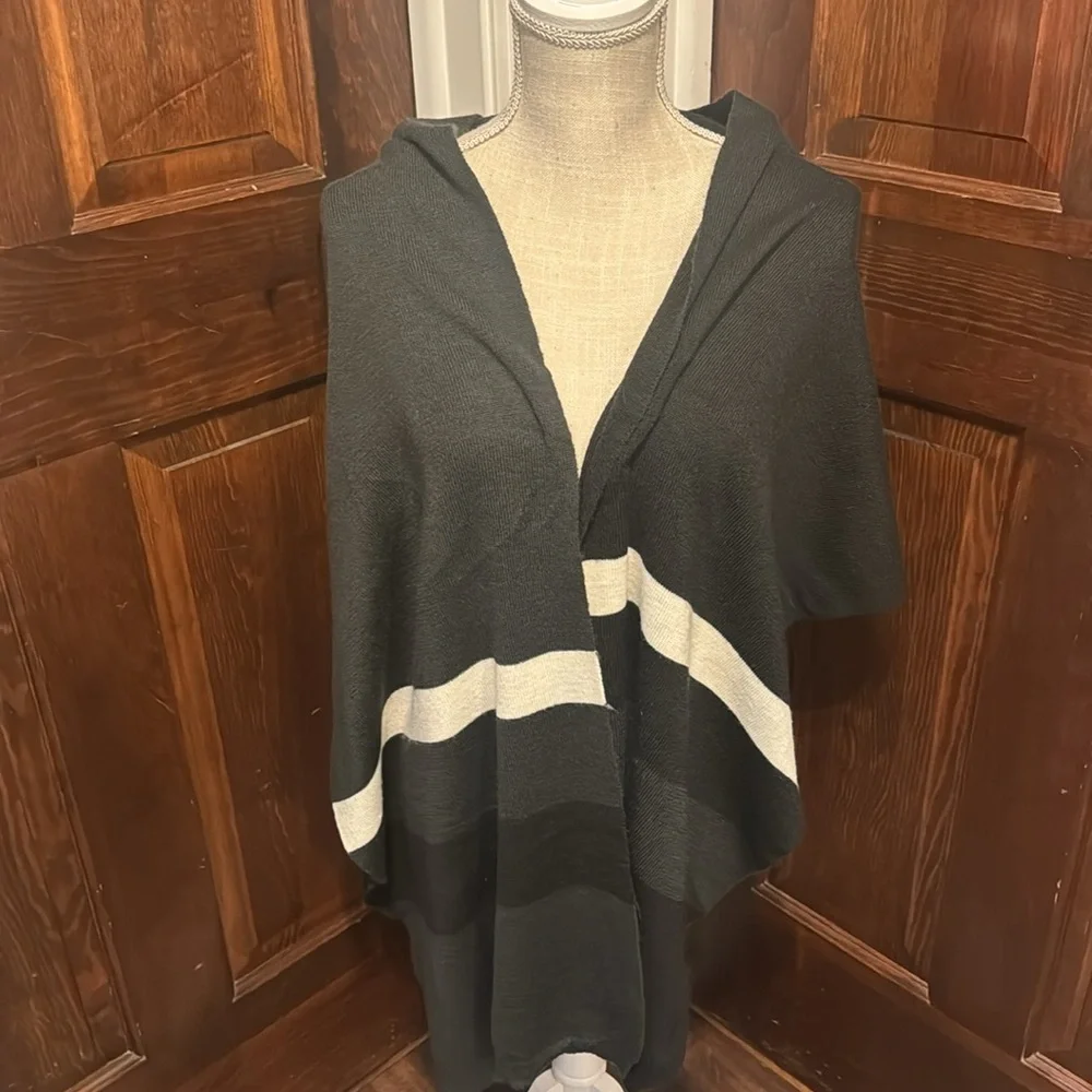 Adrienne Vittadini Scarf / Wrap