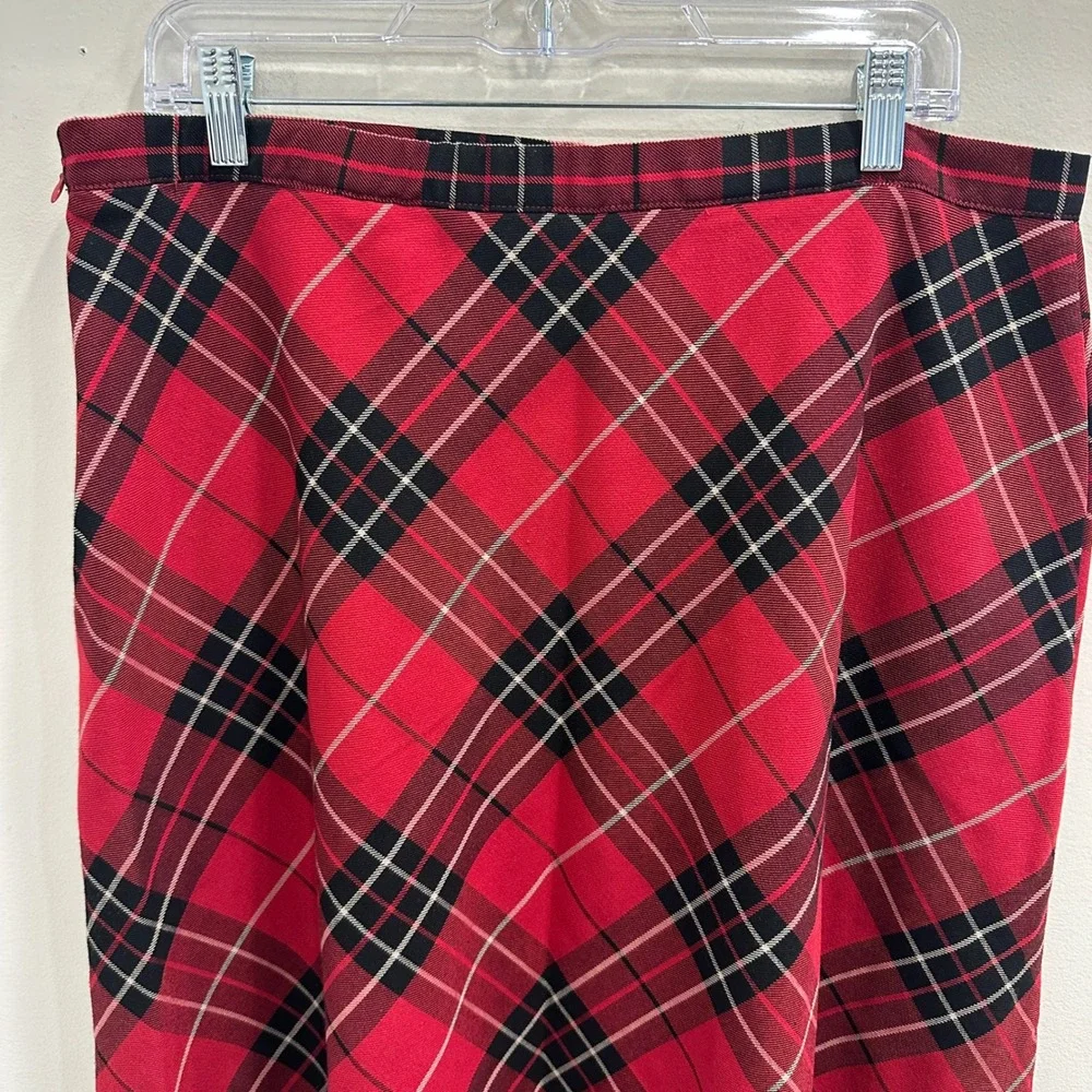 Basic Editions classic red