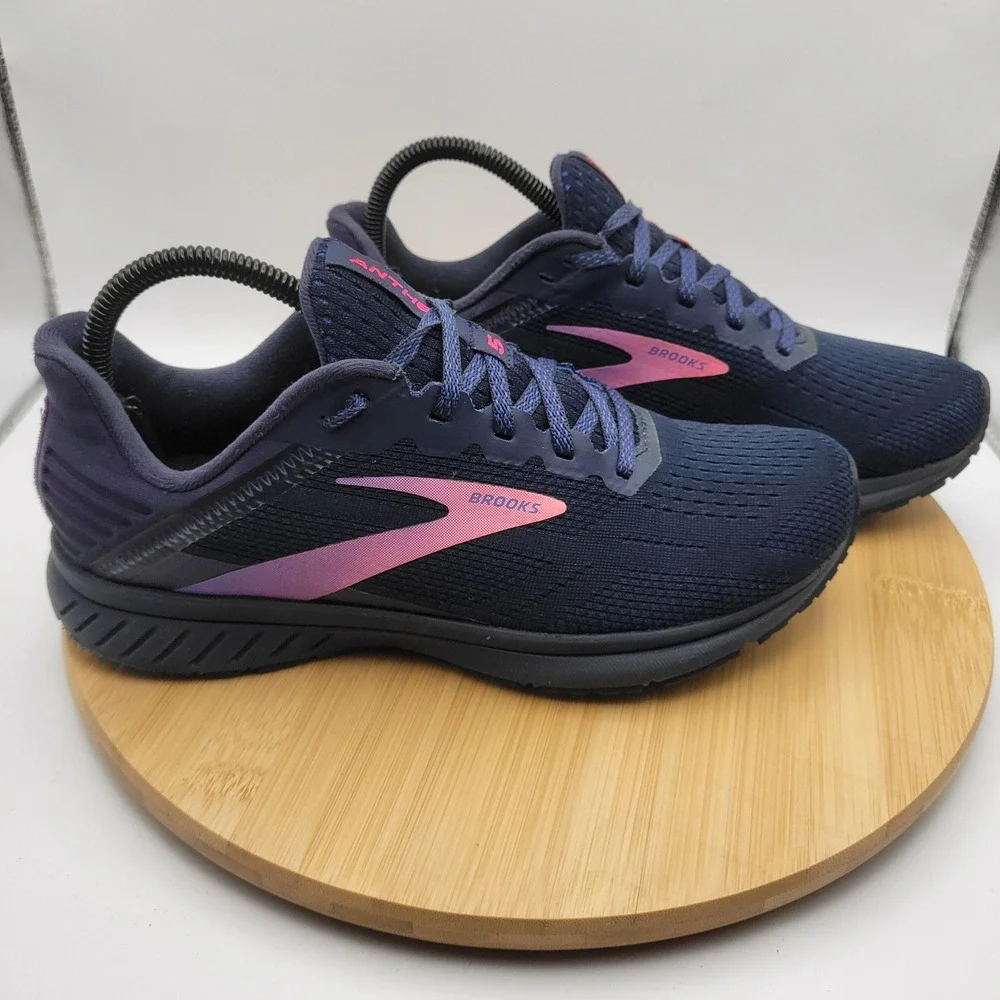 Brooks anthem running