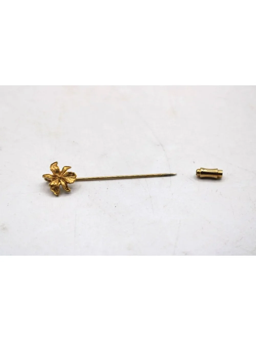 unbranded gold tone