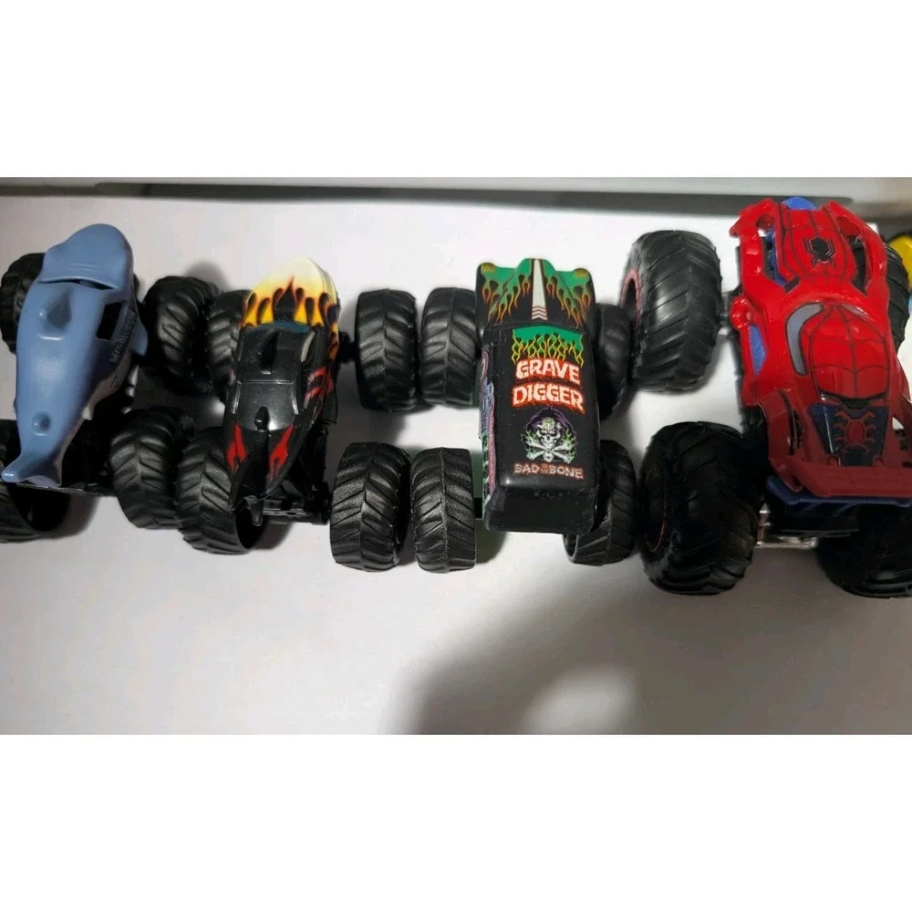 Monster Jam Hot Wheels Monster Truck Lot of 4 Grave Digger Megalodon Spiderman