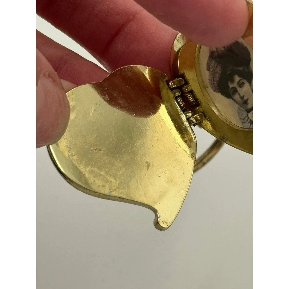 N/A accessory keychain