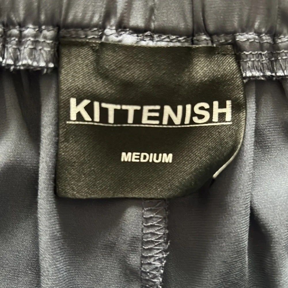 Kittenish shiny smoke