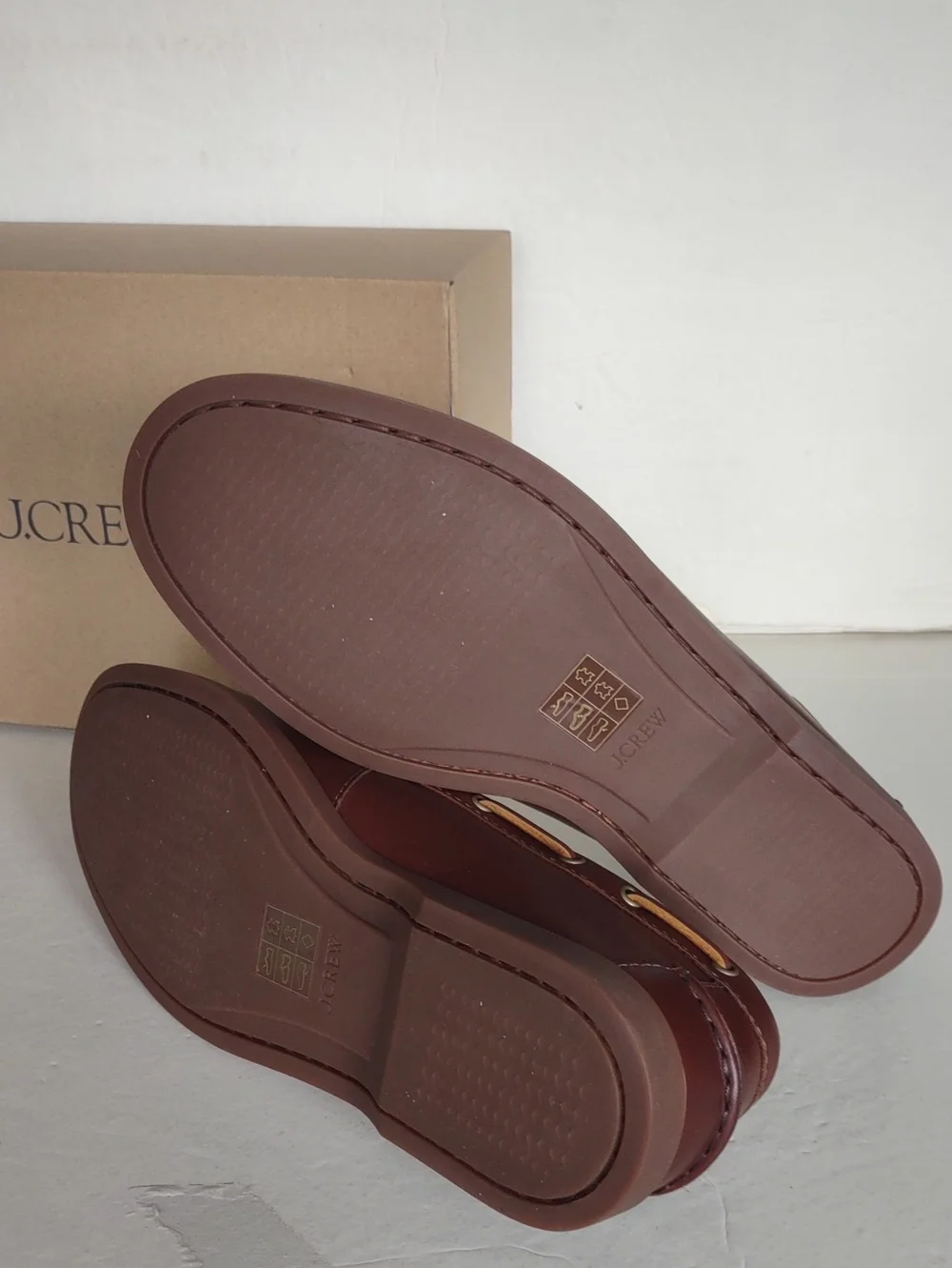 BRAND NEW J. Crew Men’s Chestnut Brown Leather Boat Shoes with Tan Laces