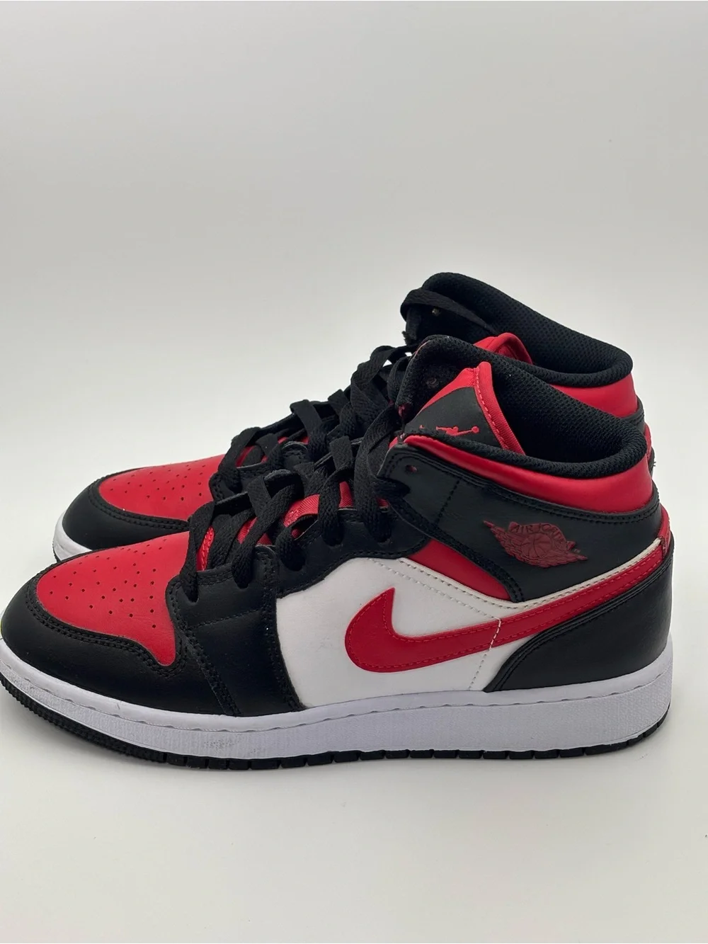Nike iconic mid