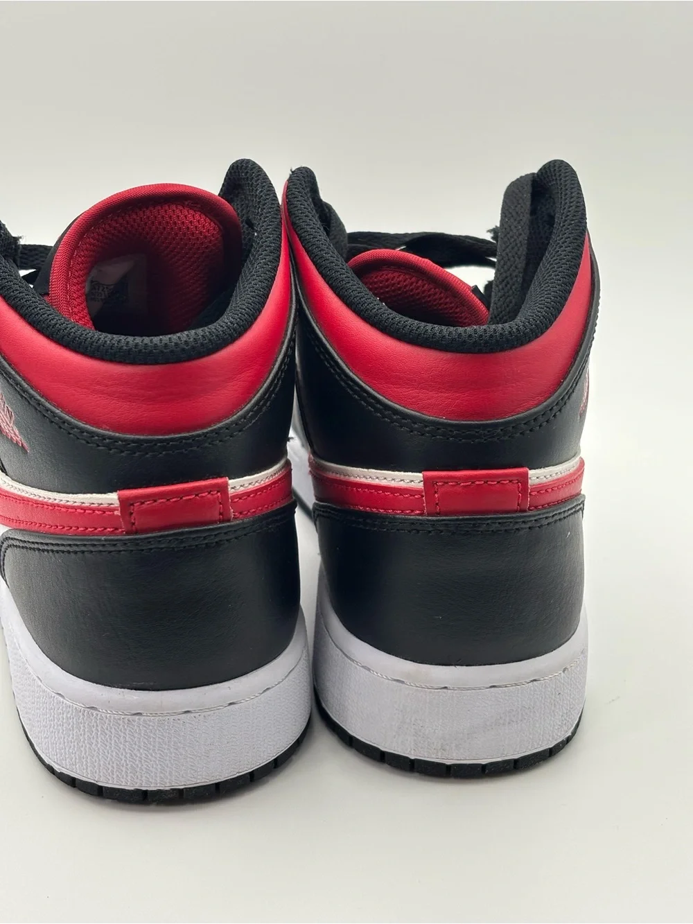 Nike iconic mid