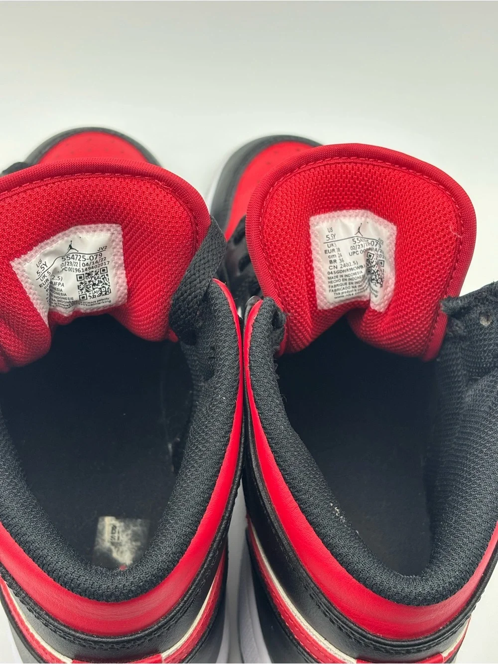Nike iconic mid