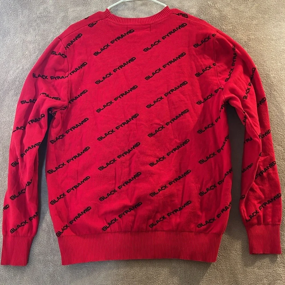 Black‎ Pyramid Crewneck Heavy Sweater Men’s Sz XL Red with Black Allover print