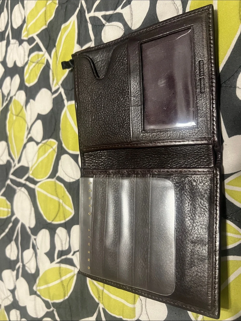Classic Men's Bifold Wallet in Brown Leather