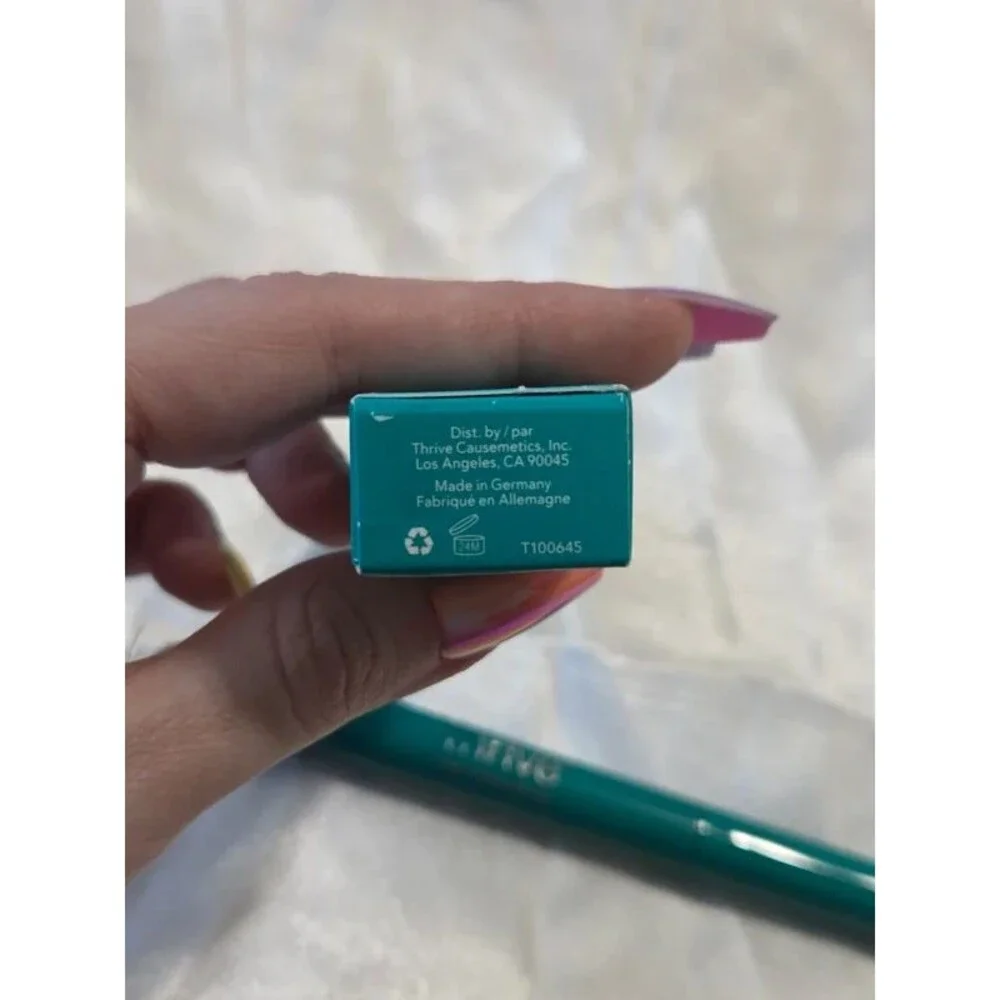 Thrive Infinity Waterproof Eyeshadow Stick - Gailon (terracotta matte)