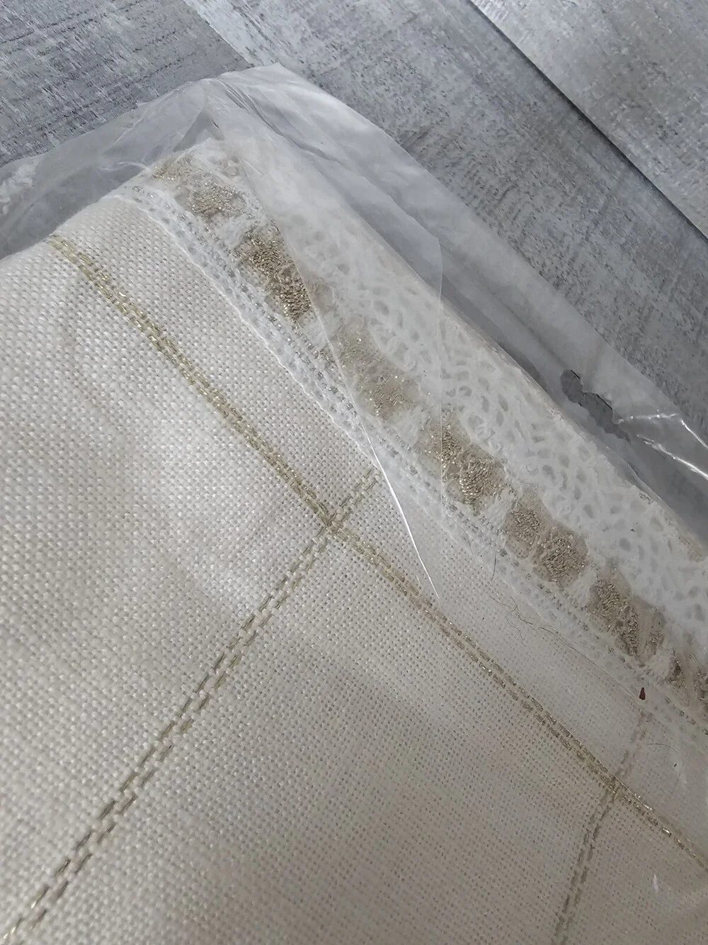 Zweigart Tablecloth Silvretta Needlework Fabric 28 Ct New Vtg 55x55 Sq 241e