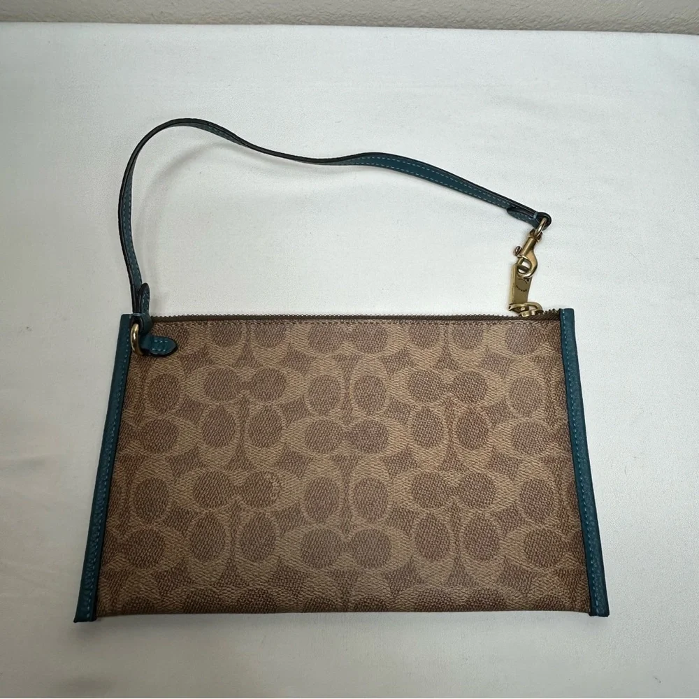 Coach ❤️ excellent