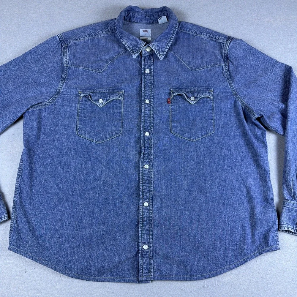 Levis excellent owned pre