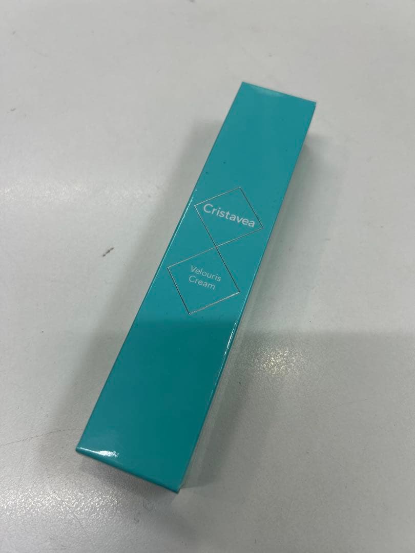 Cristavea Velour's Cream Cream